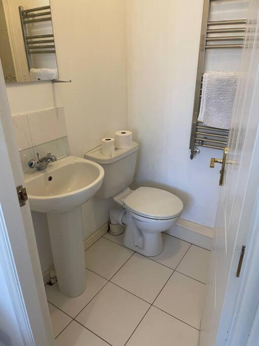 5 Holborn Spacious Home Redhill  Exteriör bild
